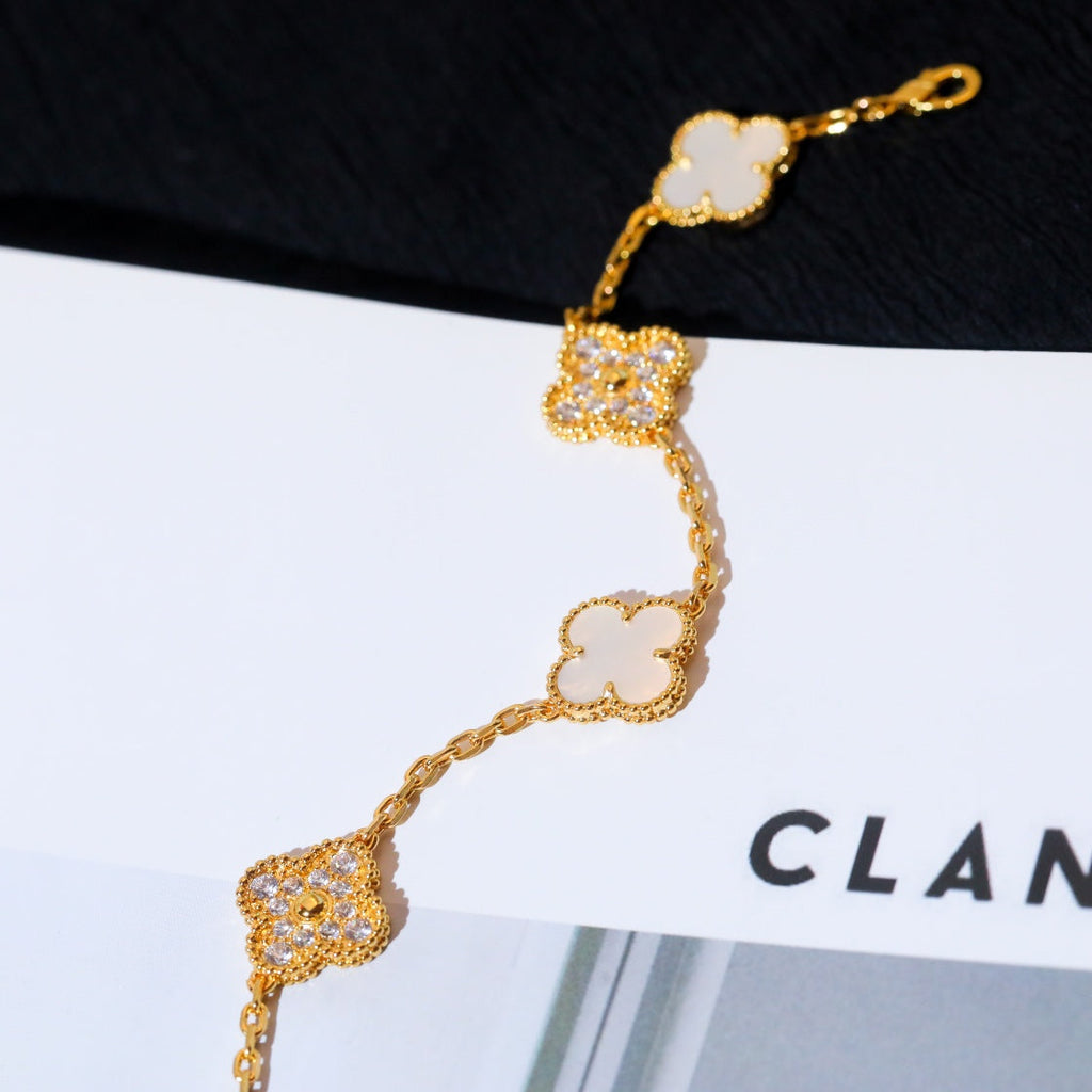 [Royal]CLOVER BRACELET 5 MOTIF WHITE MOP DIAMOND