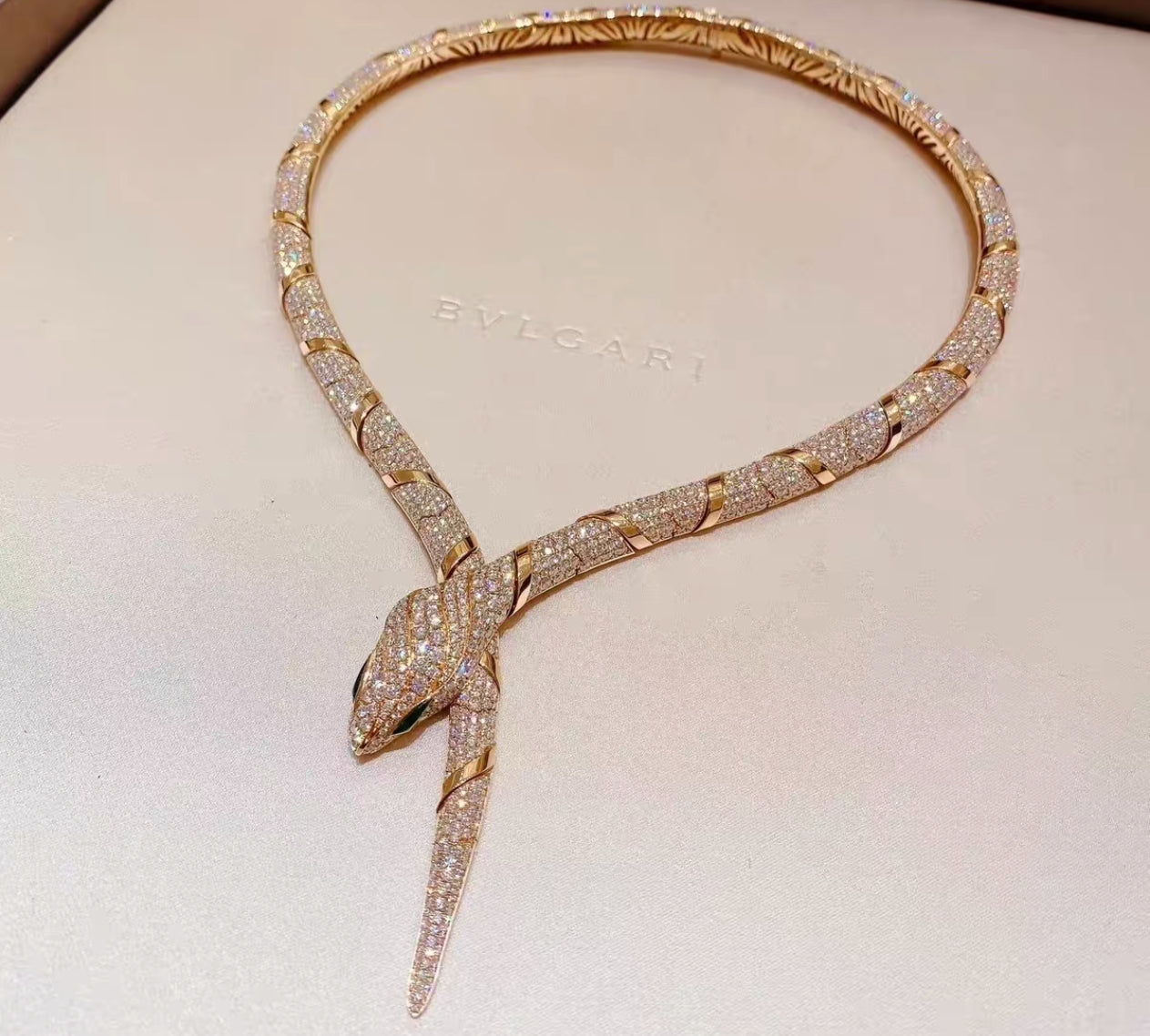 [ROYAL  ]HAUTE COUTURE GOLD SERPENTI NECKLACE