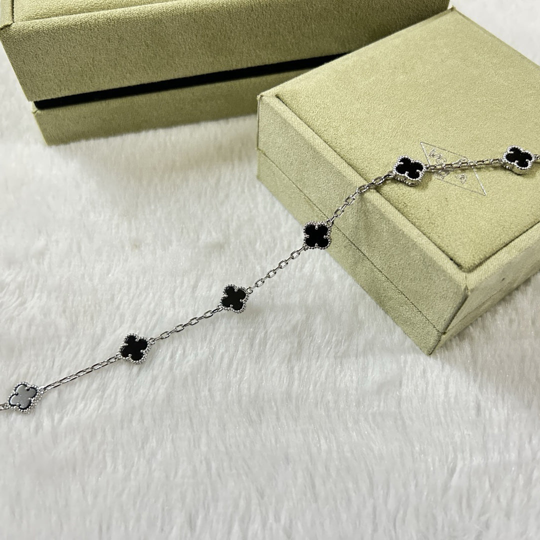 [Royal]CLOVER 6 MOTIF  ONYXS BRACELET