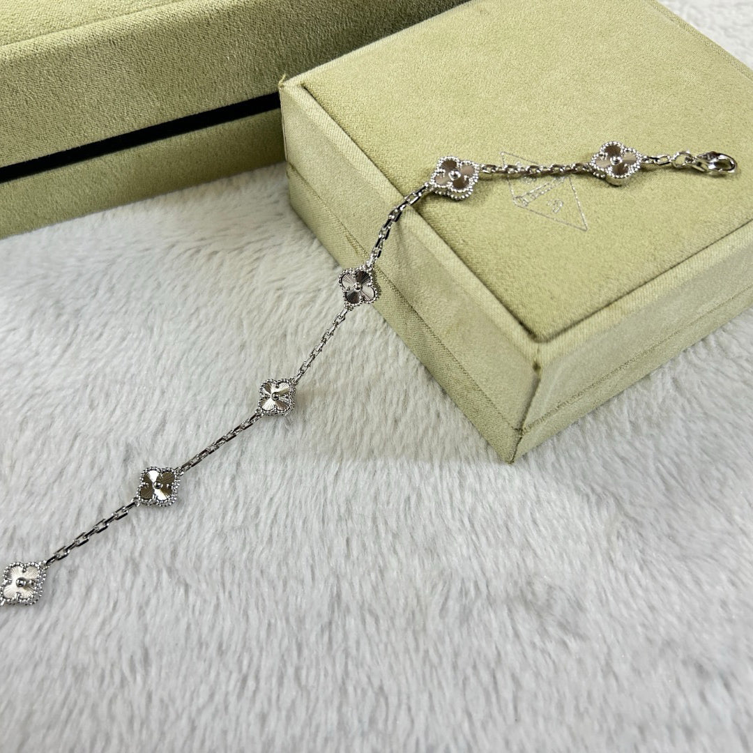 [Royal]CLOVER 6 MOTIF DIAMOND BRACELET