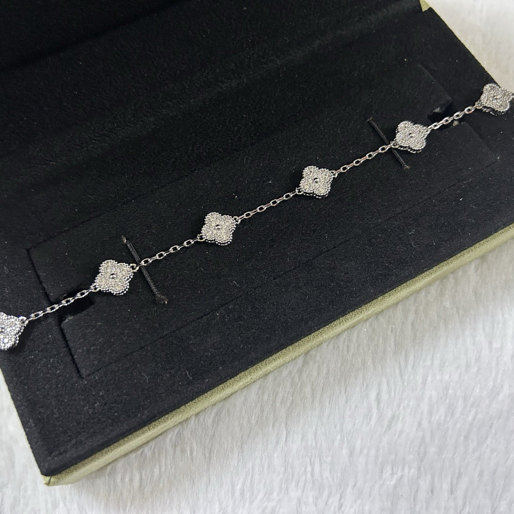 [Royal]CLOVER 6 MOTIF DIAMOND BRACELET