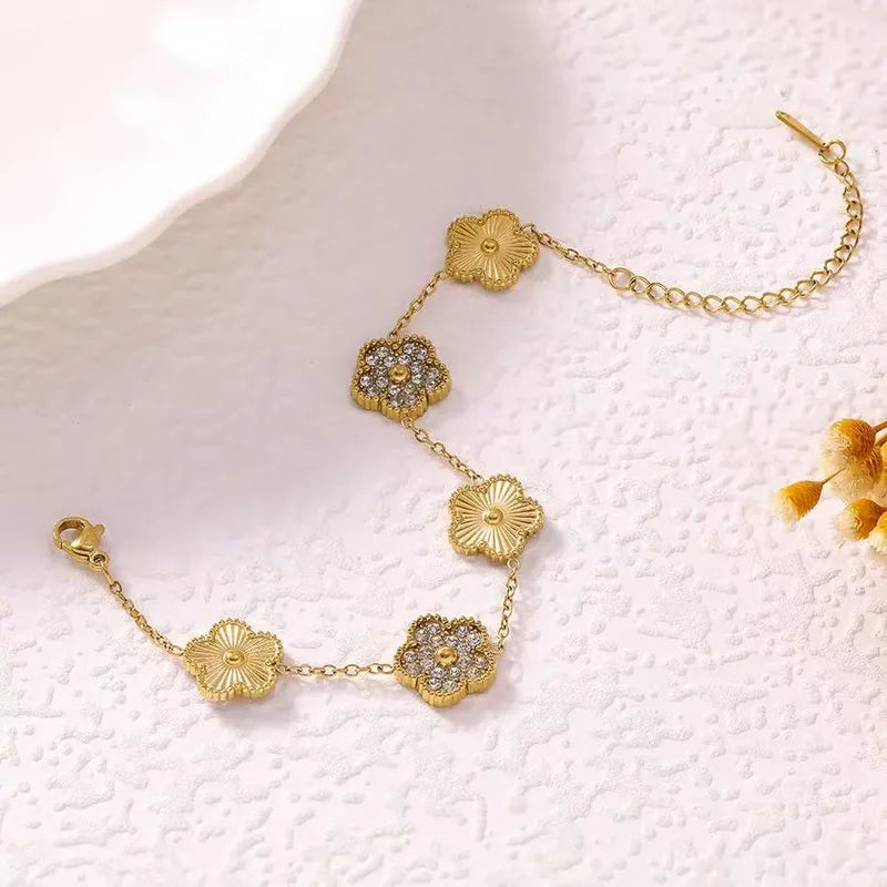 CLOVER BRACELET 5 MOTIF WHITE MOP DIAMOND
