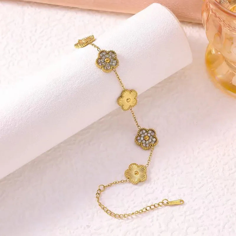 CLOVER BRACELET 5 MOTIF WHITE MOP DIAMOND