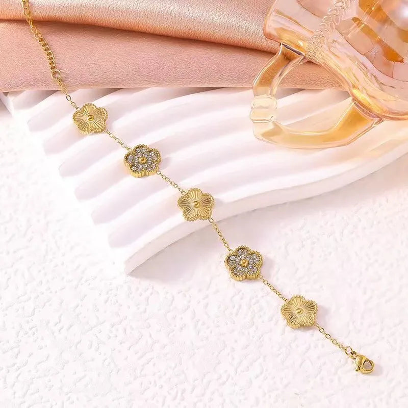 CLOVER BRACELET 5 MOTIF WHITE MOP DIAMOND