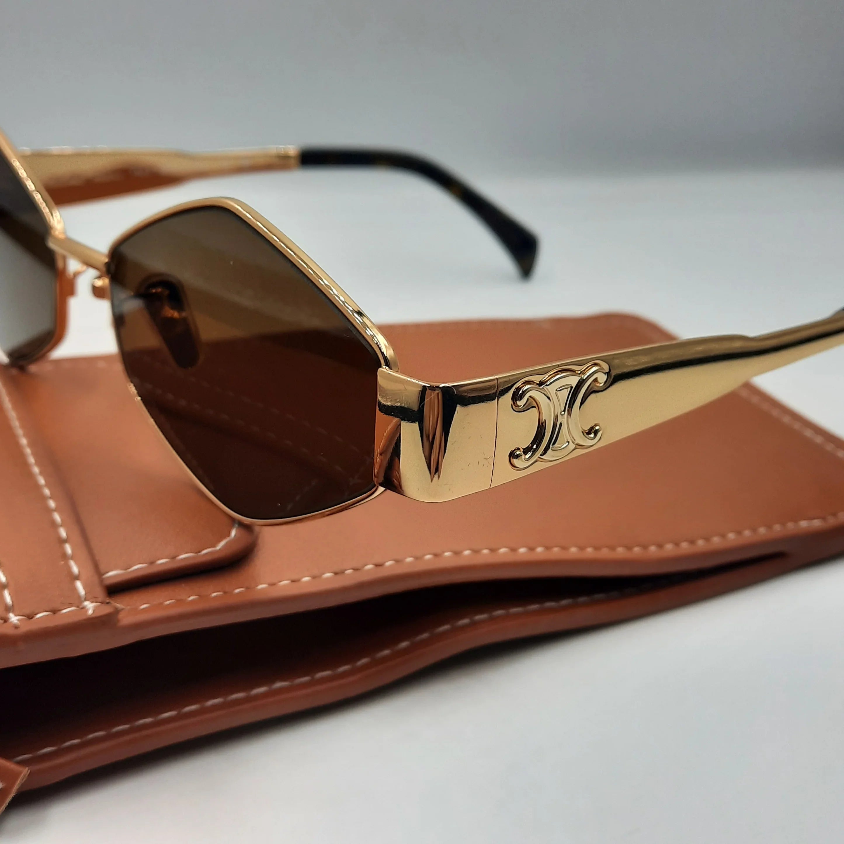 Lunettes de soleil monture luxe métal doré 7741